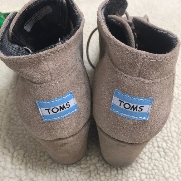 TOM’s Wedge Bootie. - Picture 2 of 4